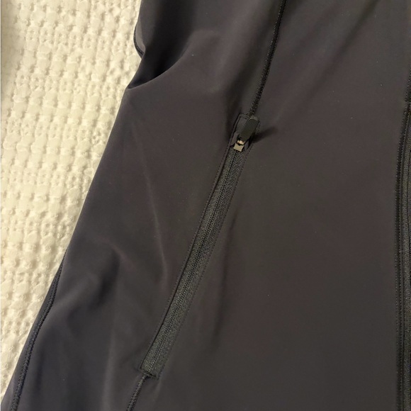 Lululemon Shell Jacket - Picture 2 of 4